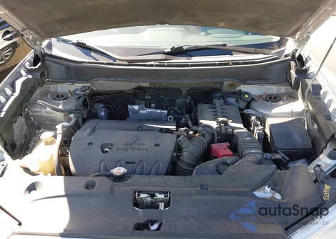 2015 Mitsubishi Outlander Sport Es z USA, uszkodzony, nr VIN 4A4AP3AUXFE009439